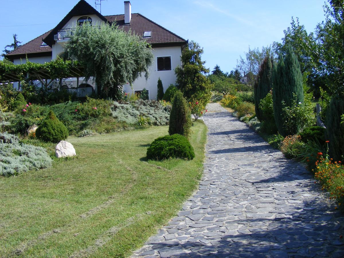 Bed and Breakfast Pigal Panzio Badacsonyörs Exterior foto